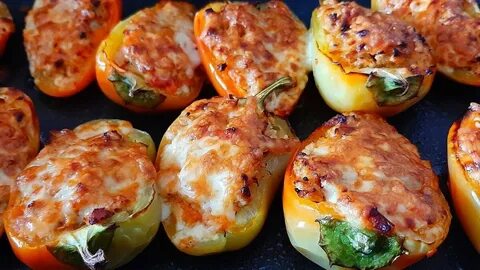 Перец фаршированный овощами в духовке половинками