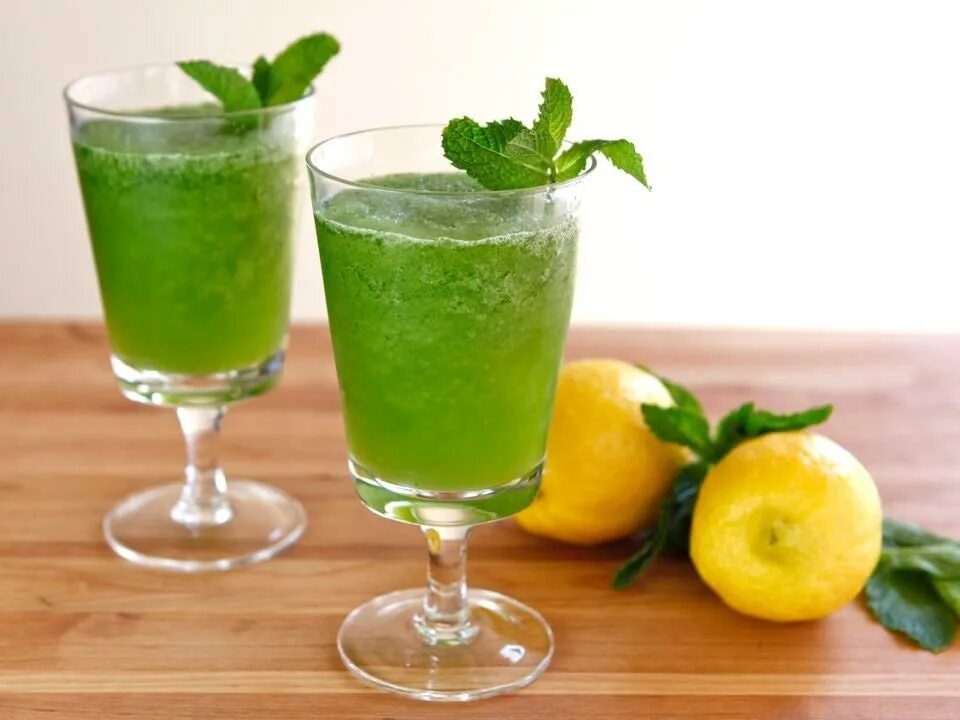 Зеленый мохито. Lemon and Mint Juice. Mint & Lemon Мохито. Лимонад с мятой. Домашние лимонады.