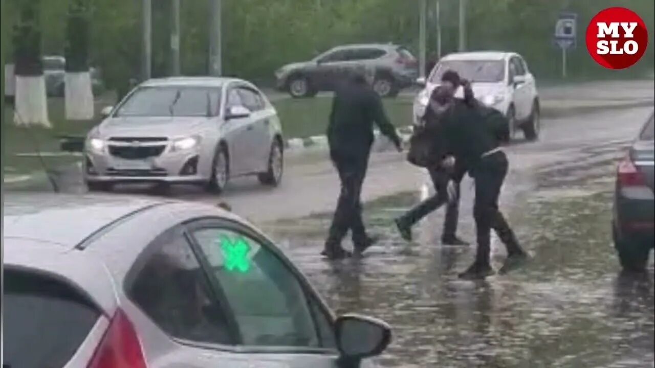 Напал с ножом в центре Москвы.