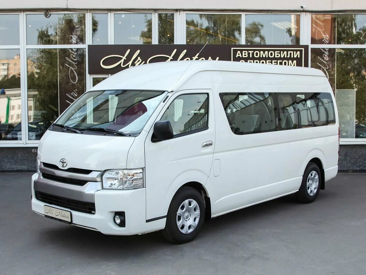 Тойота микроавтобус москва. Toyota Hiace h200 2014. Тойота Hiace 200 минивэн. Toyota Hiace h200 микроавтобус. Toyota Hiace h200 Рестайлинг.