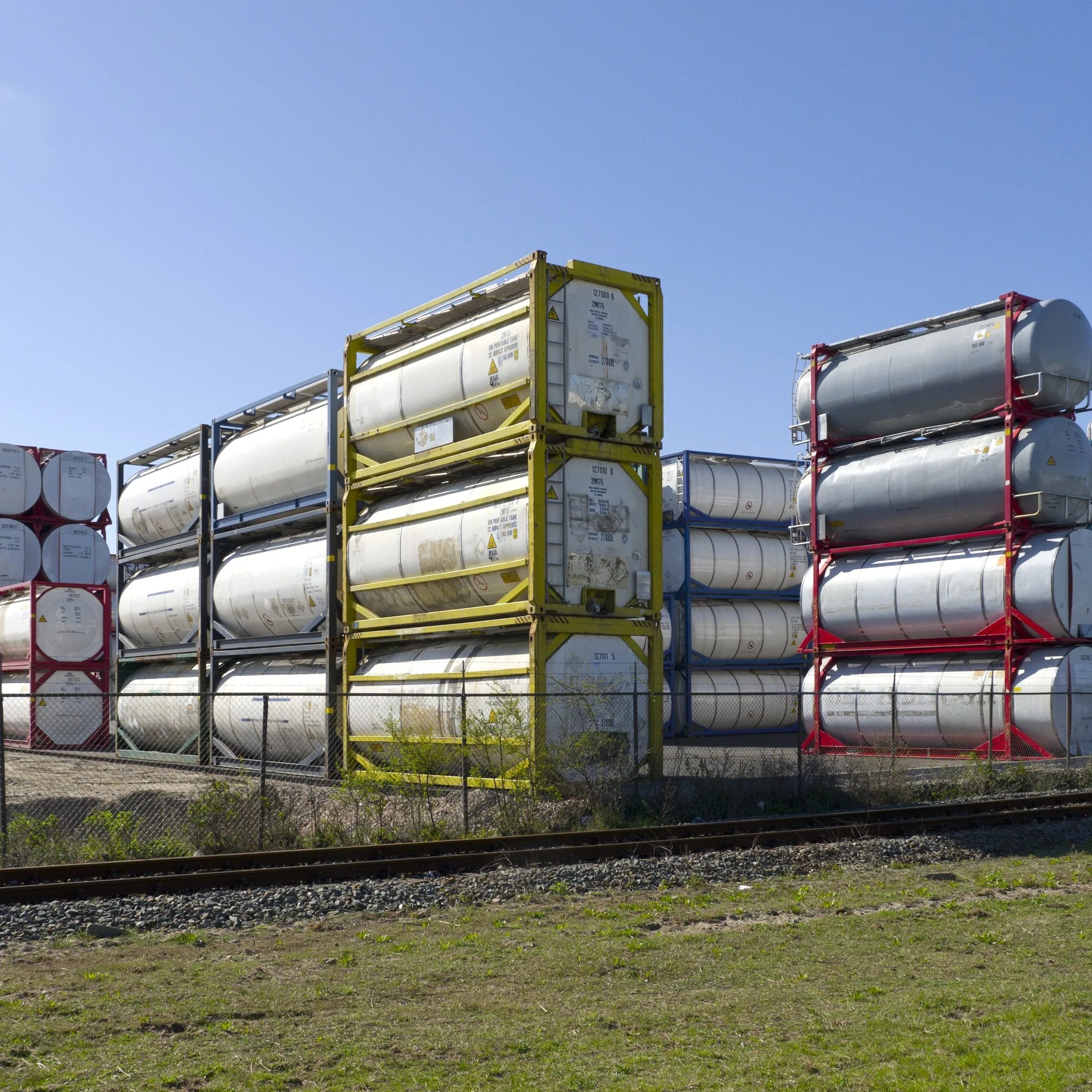 Bulk container. Контейнер dry bulk. танк-контейнер для наливных грузов. хранение наливных грузов. склад танк контейнеров.
