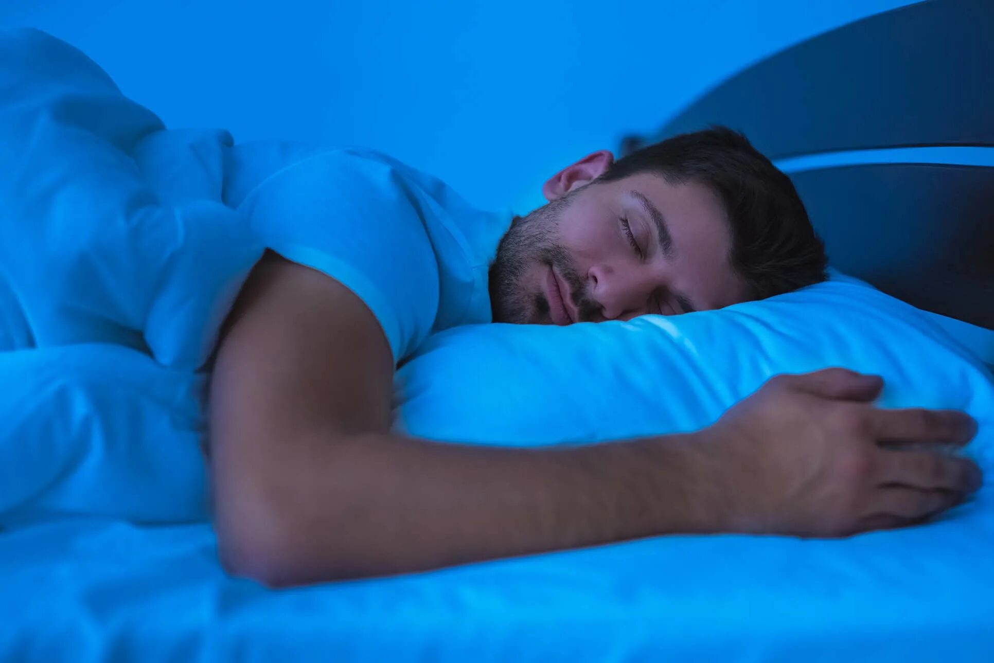 Think me to sleep. Спящий человек. Спящий мужчина. Мужчина спит. Спящие люди.