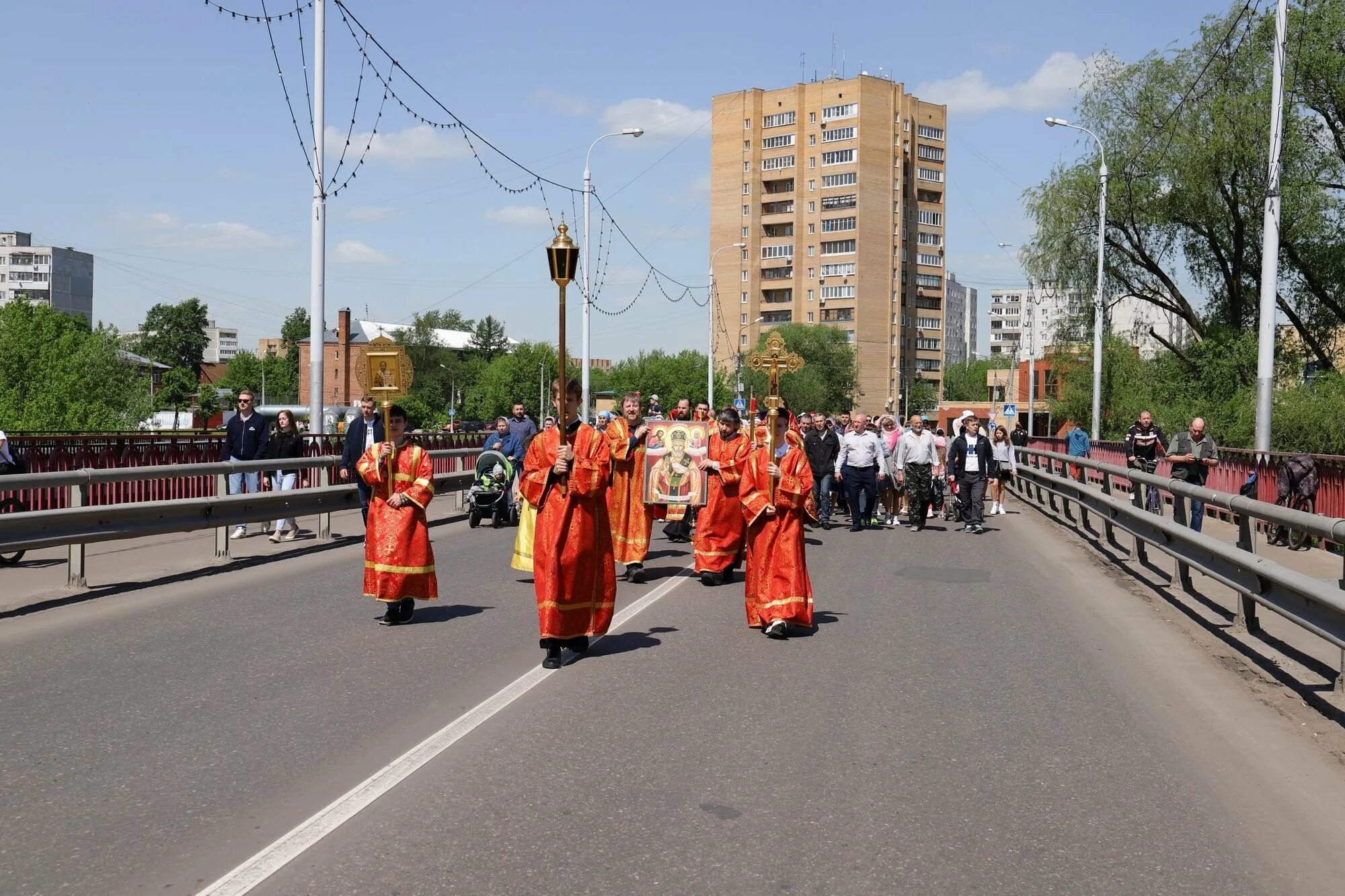 Новости орехово зуево свежие происшествия. Крестный ход в Орехово-Зуево. Крестный ход Николая Чудотворца в городе Орехово_Зуево. Крестный ход 2022 Орехово-Зуево. Крестный ход Орехозуевский.