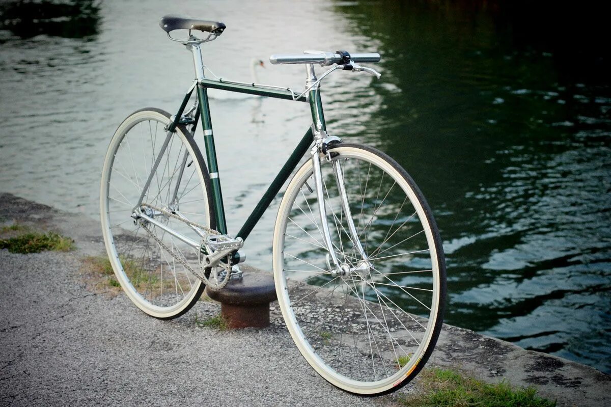 Синглспид велосипед. Синглспид из 6ku. Синглспид с дисковыми тормозами. Велосипед фикс алюминиевый. Старые спортивные велосипеды синглспид.