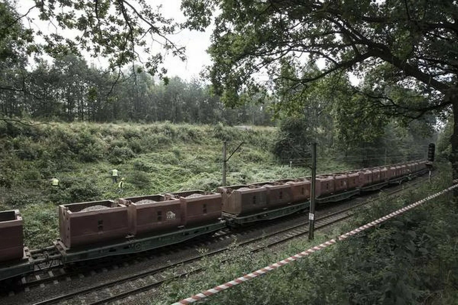 Go digging. Nazi Train. Валбжих железная дорога. Nazis Train photo.