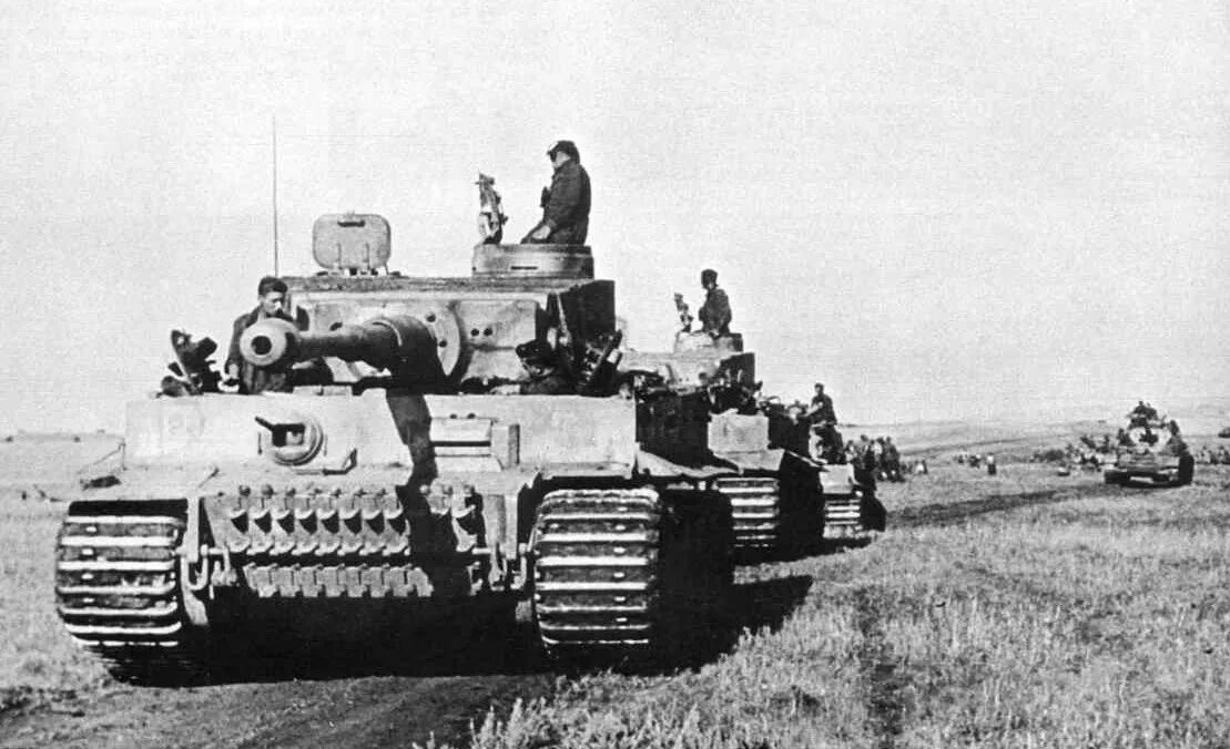 Ss tanks. Тигры дас Райх. Танк тигр 1943. Тигры дивизии СС Лейбштандарт Харьков 1943. Танк тигр 1943 Курская битва.