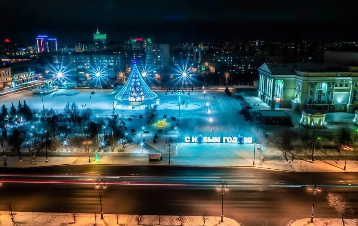 Сайт года тюмени. Площадь 400 летия Тюмени. Тюмень площадь города. Площадь 400 летия Тюмени зима. Площадь 400 сот летия Тюмени.