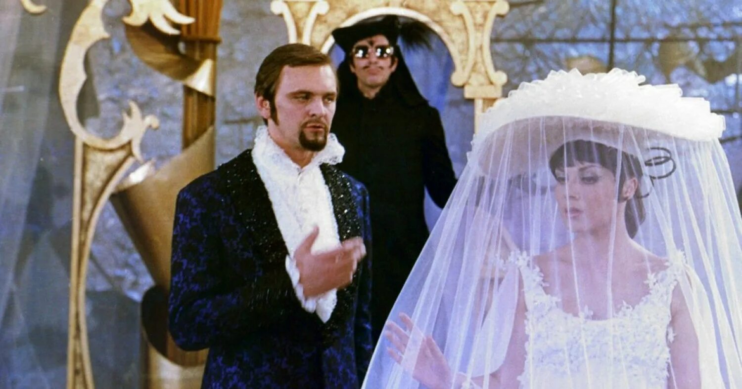 Юрий яковлев в фильме король олень. Король-олень фильм 1969 малявина. Коростылев король олень. Тарталья король олень. Юрий яковлев король олень.