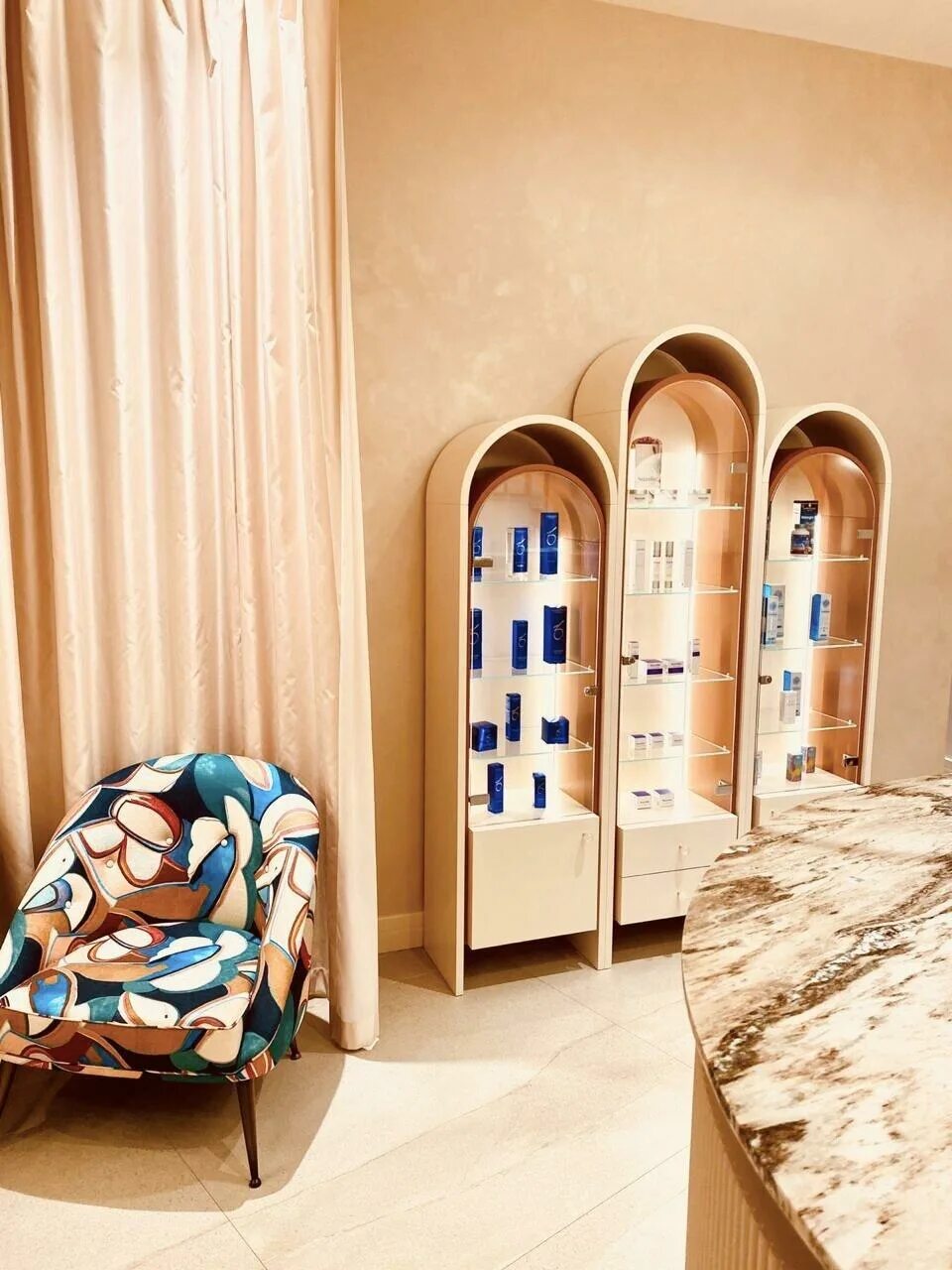 Альянс красоты и здоровья. Альянс красоты. Альянс реутов салон красоты. Альянс красоты и здоровья лицензия. Клиника альянс красоты и здоровья москва октябрьская.