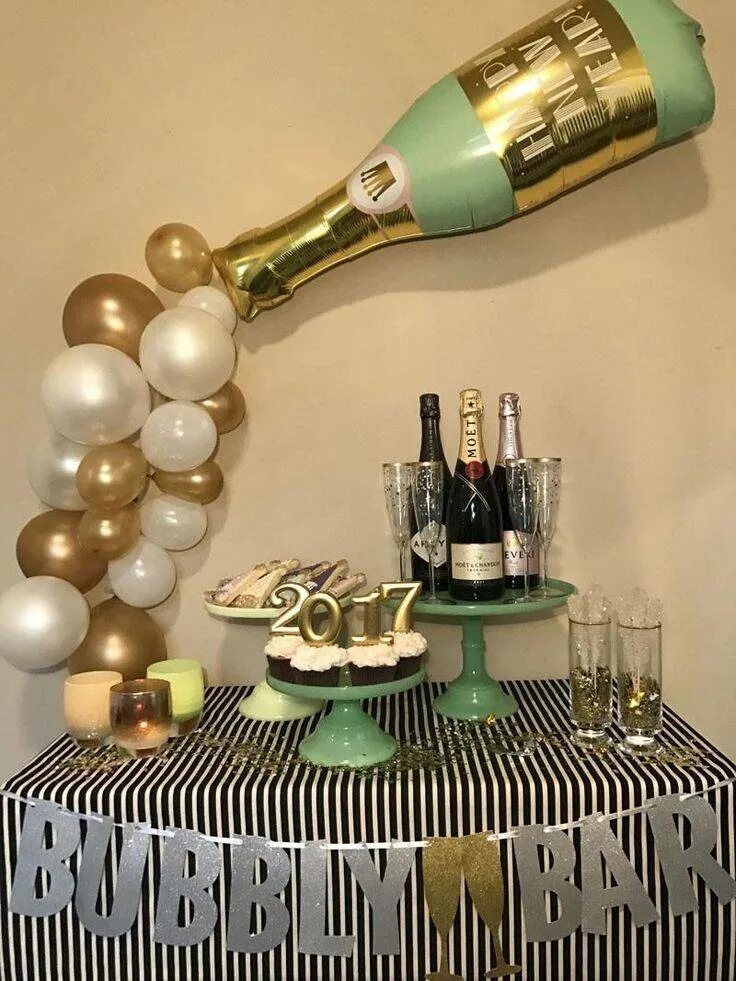 Шары в стиле шампанского. Вечеринка в стиле шампанского. Фотозона шары с бутылкой шампанского. Фотозона с шампанским.