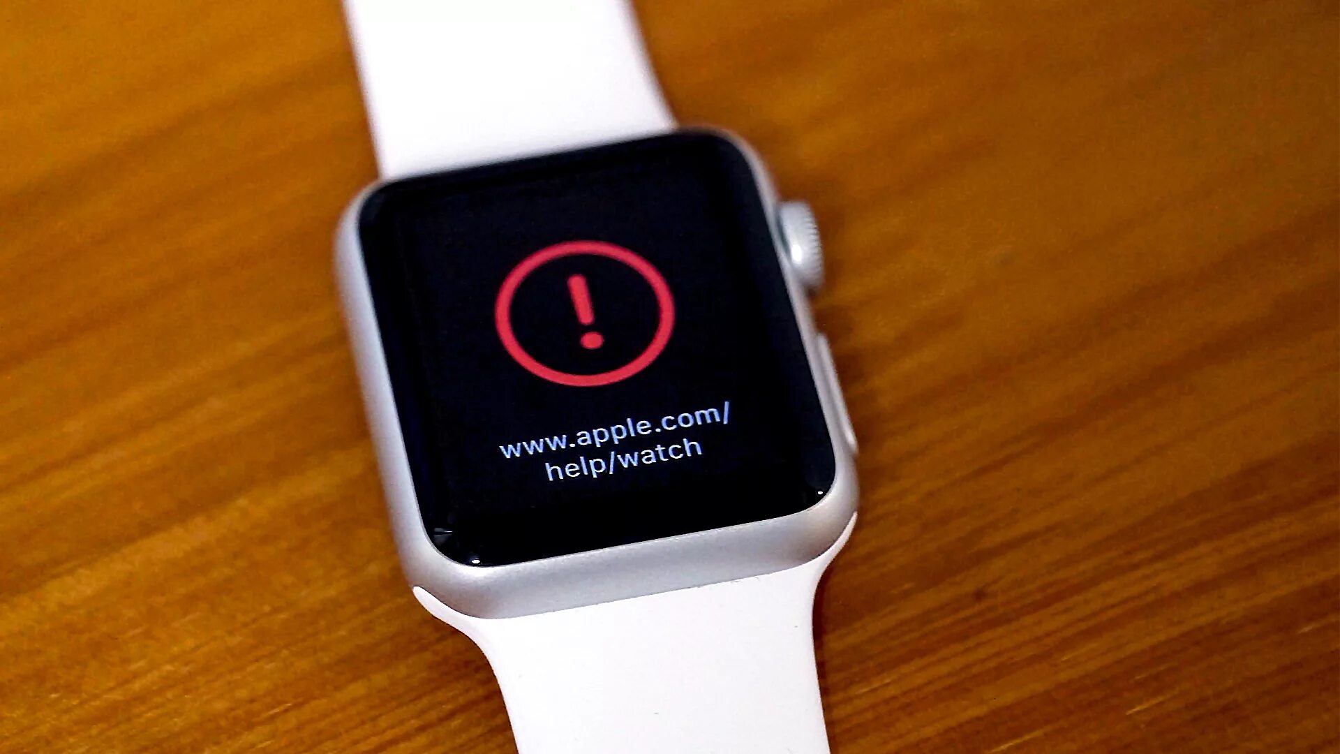 Как перенести apple watch. Apple watch 1. Эпл вотч 3. Apple IWATCH Ultra. Обновленные часы айфон.
