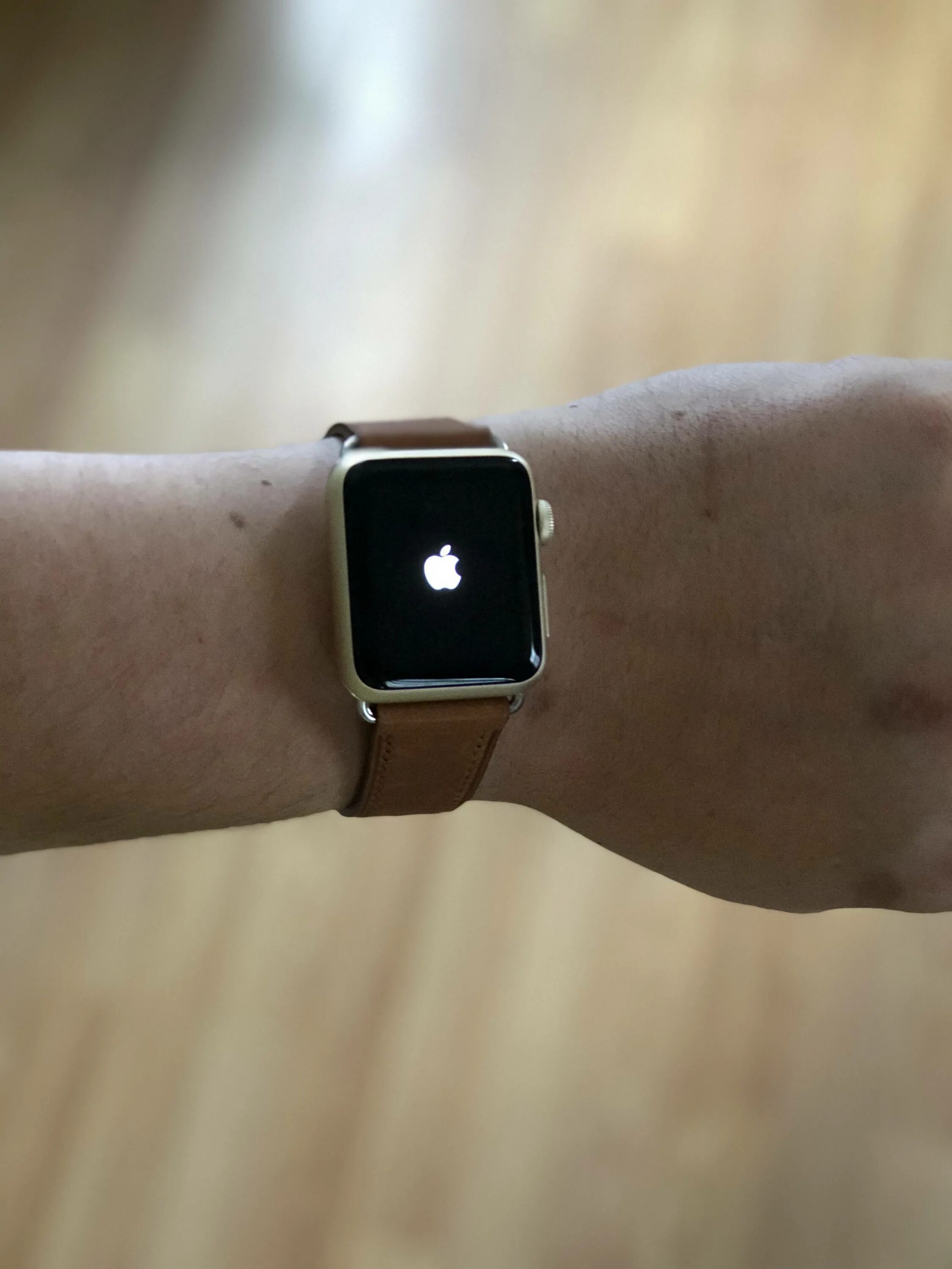 Эпл вотч 7. Эпл вотч se 41 мм. Эппл вотч 8 серебро. Apple watch Silver.