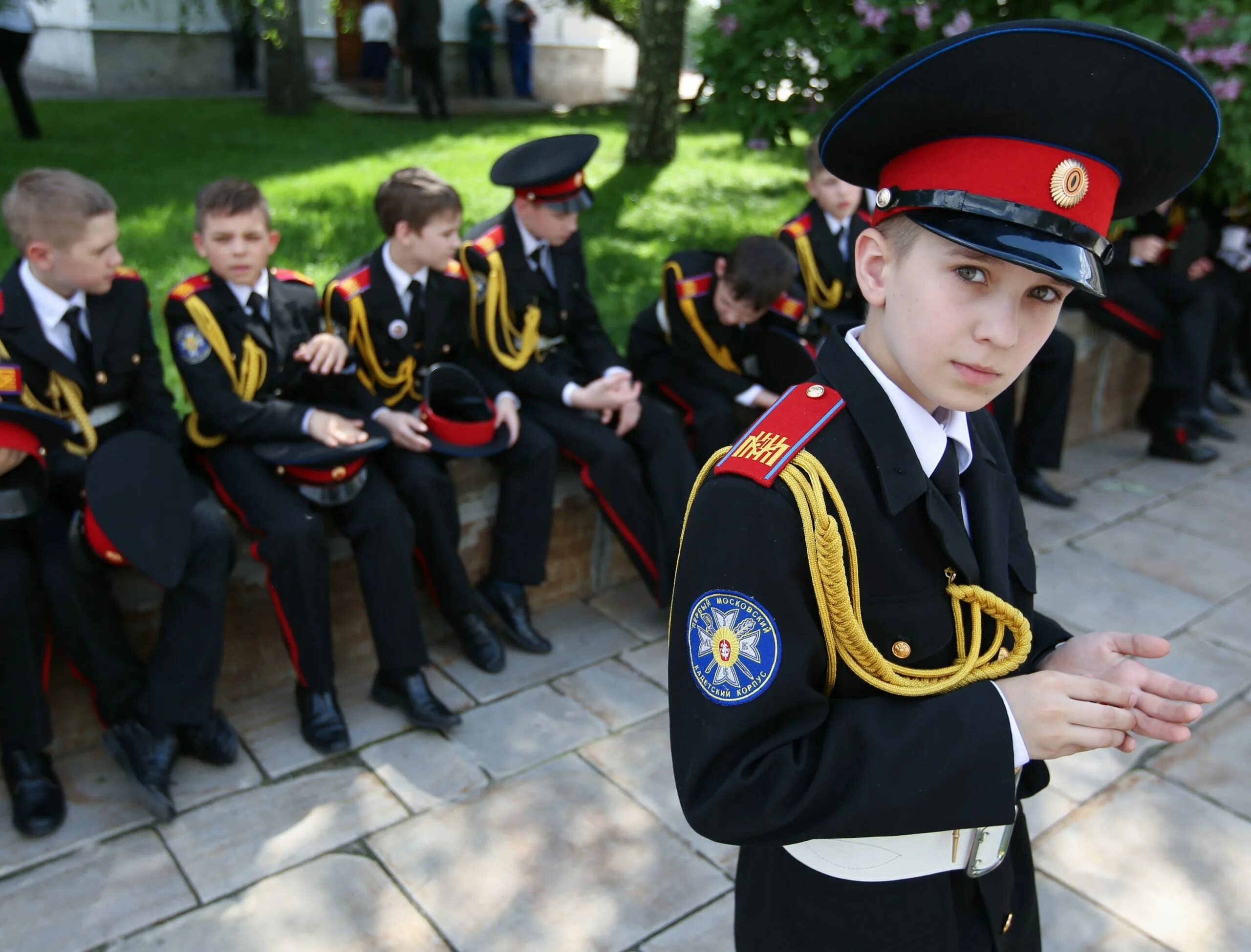 Кадет или кадетов как правильно. Кадеты в школе. Кадетский корпус в Москве. Кадетская школа на беговой.