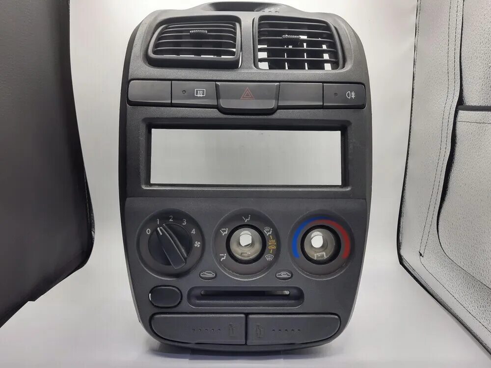 Консоль акцент. Консоль акцент. Кнопки на консоли хендай акцент. Консоль акцент. Консоль акцент.