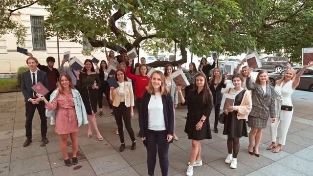 Выпускной в санкт петербурге. Спбгасу выпускники 2021. Спбгасу выпускники. Кафедра материаловедения спбгасу. Спбгасу выпускники.