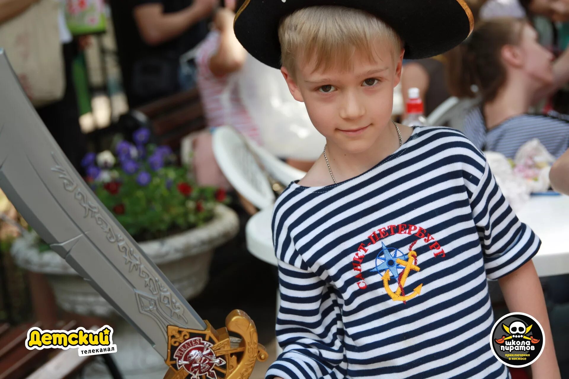 цифровое телесемейство телеканал. канал детский новости. канал детский новости. детский телеканал мультимания. цифровое телесемейство.