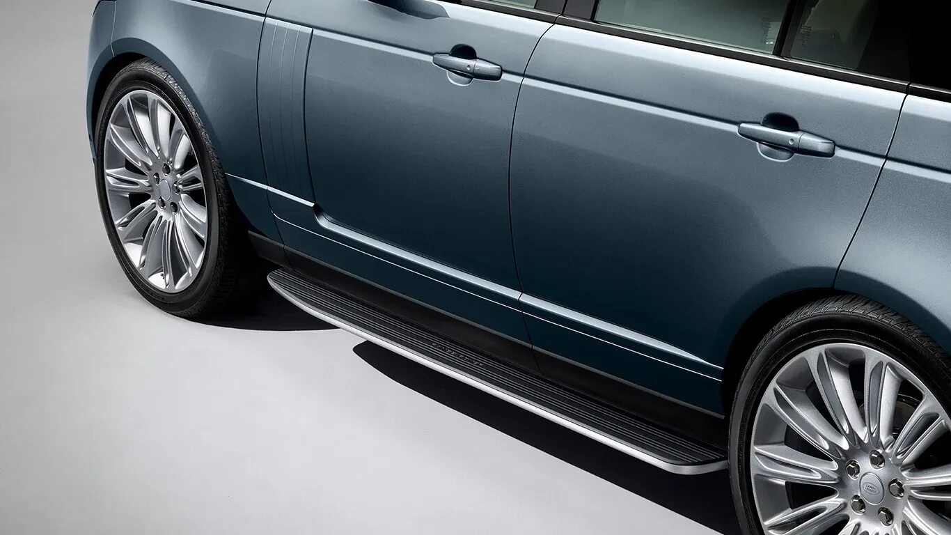 Range rover порог. Подножки range rover sport l320. Пороги на рендж ровер. Пороги range rover sport. Пороги рендж ровер спорт.