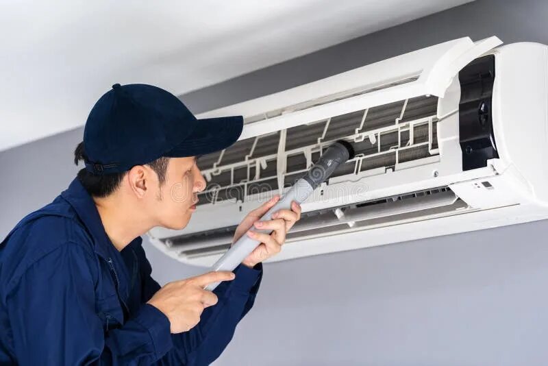 Как чистить кондиционер дома. Air conditioner cleaning. мойка домашнего кондиционера. air conditioning cleaning. кондиционер сток фото.