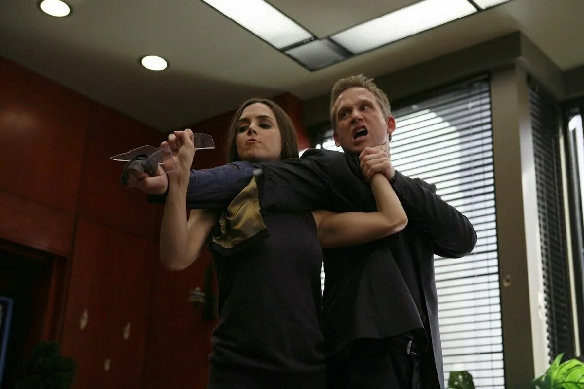 Последний дом слева фильм 2009. Кукольный дом сериал танака. Dom 2009. Кукольный дом сериал 2009. Dom 2009.