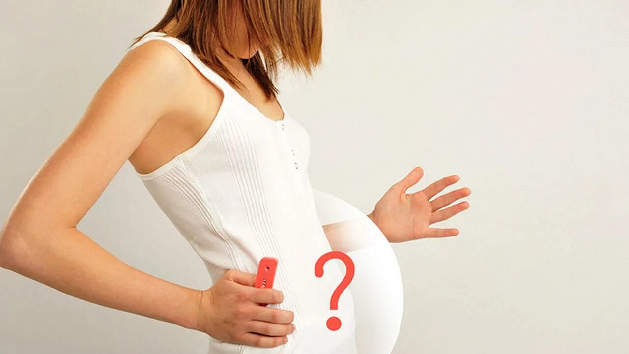 Беременная девушка лежит на животе. Почему девушки беременны. Живот. Беременная в стрессе. Красивые беременные.