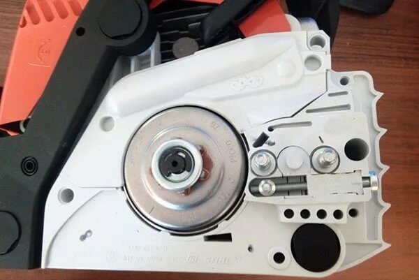 Stihl ms 180 бензин пропорция. Масло для смазки цепи бензопилы штиль 180. Бензопила штиль смазка. Цепное масло для бензопилы штиль. Бензопила ms 180 (1,5квт 40см 63pmc3 55 ).