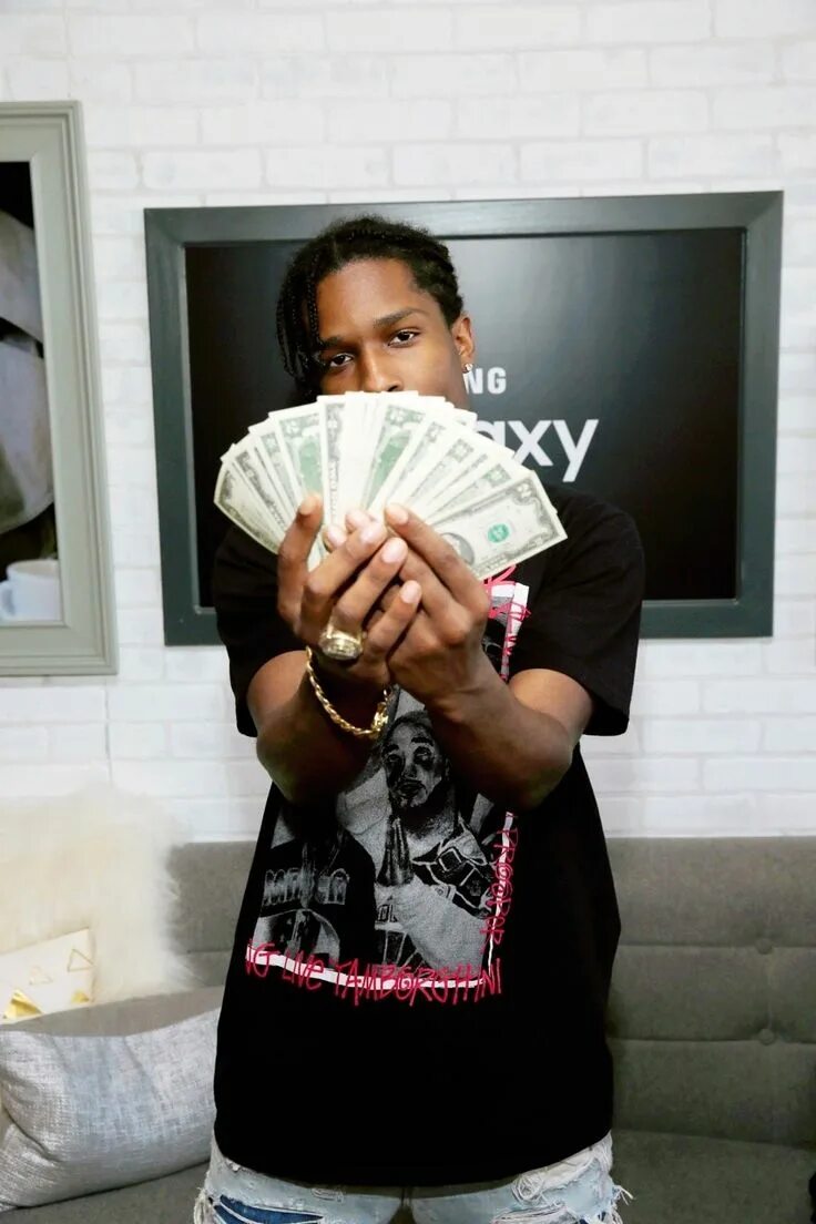 ASAP Rocky с деньгами. ASAP Rocky Cash. ASAP Rocky 2022. Американские РЭПЕРЫ С деньгами.