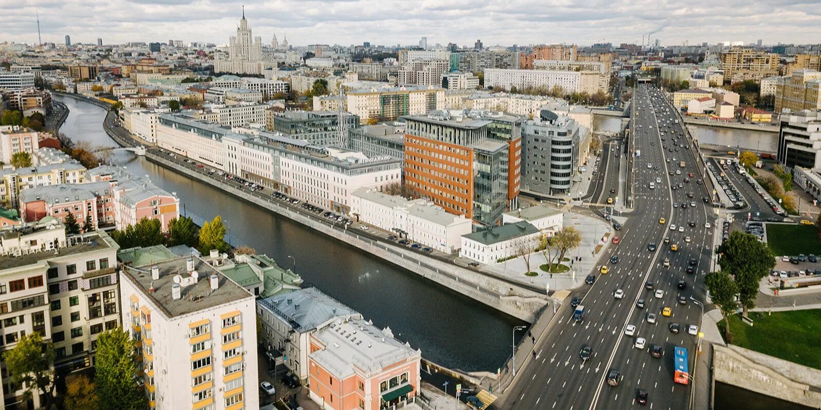 Хамовники сверху. Здание мэрии москвы 1993. Интерактивная карта. На объекты города москвы. Здания москвы.