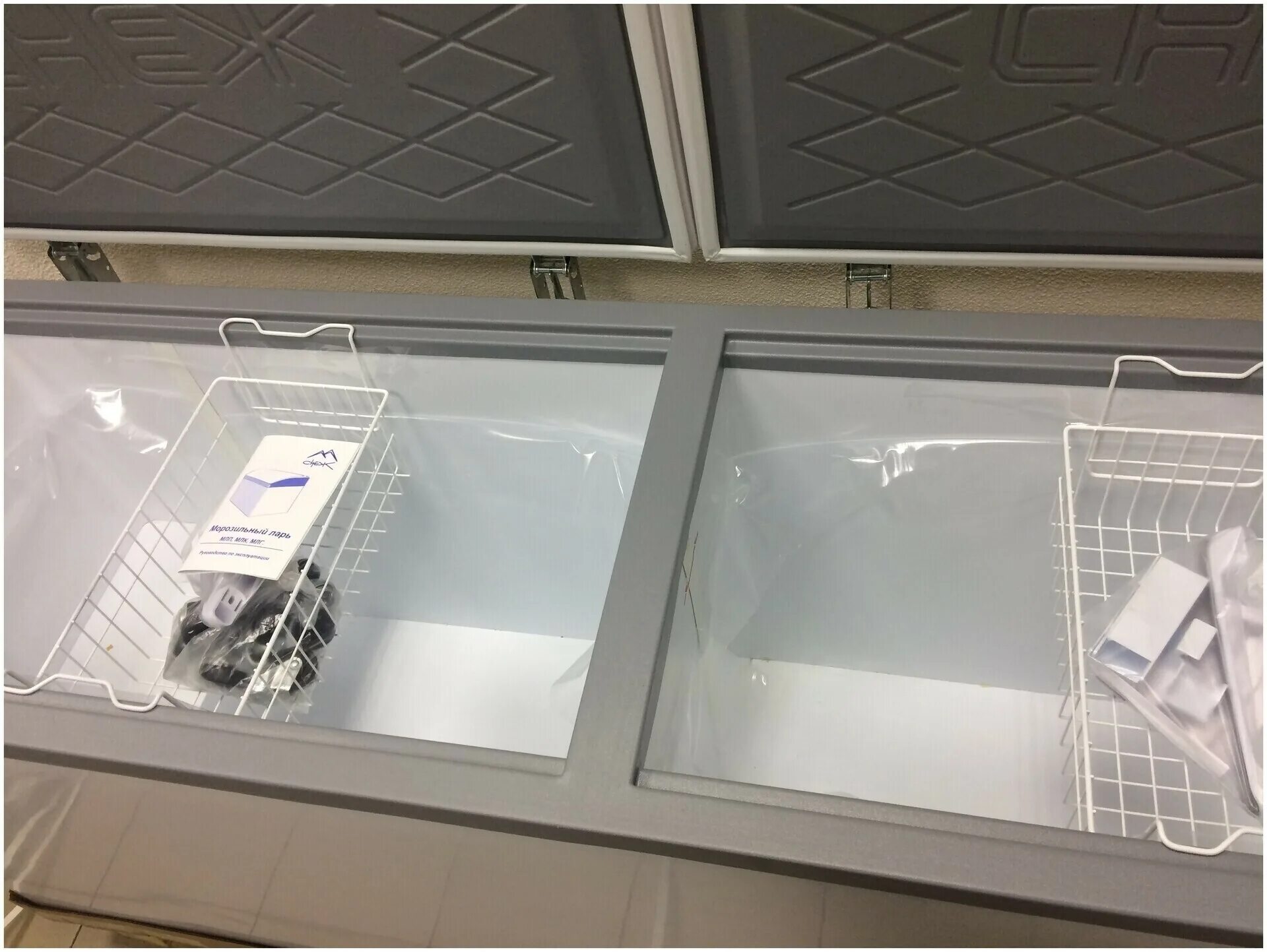 Снеж 800 морозильный ларь. Ларь снеж 2 крышки. Морозильный ларь 800. Морозильный ларь 800. Ларь морозильный снеж млк-600.