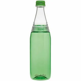 Длинная пластиковая бутылка