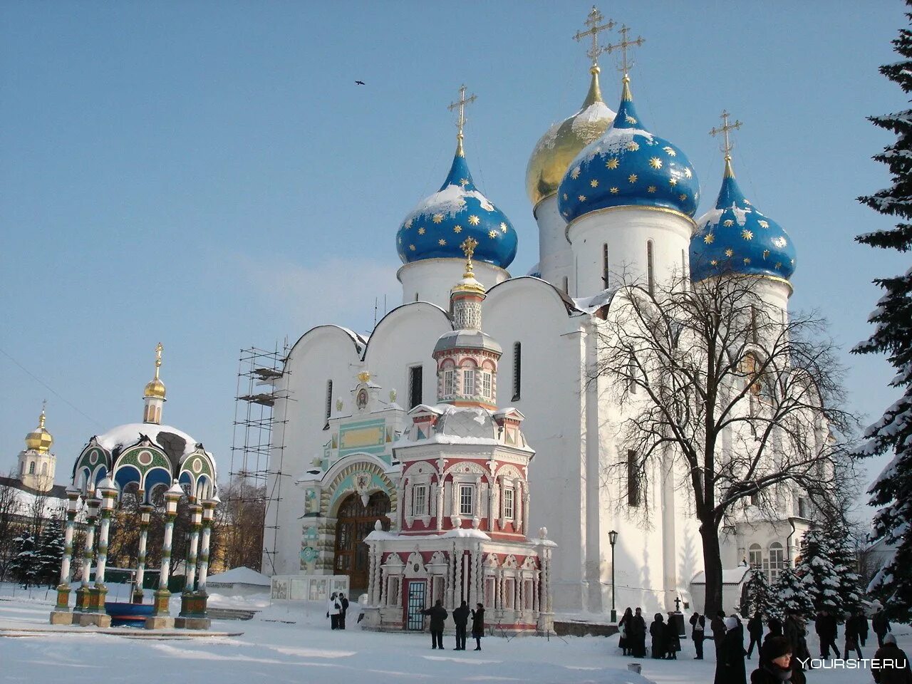 Сергиев посад вк. Г. Сергиев-Посад Троице-Сергиева Лавра. Сергиев Посад золотое кольцо России Троице Сергиева Лавра. Ярославль Троице Сергиева Лавра. Город Сергиев Посад достопримечательности Троице Сергиева Лавра.