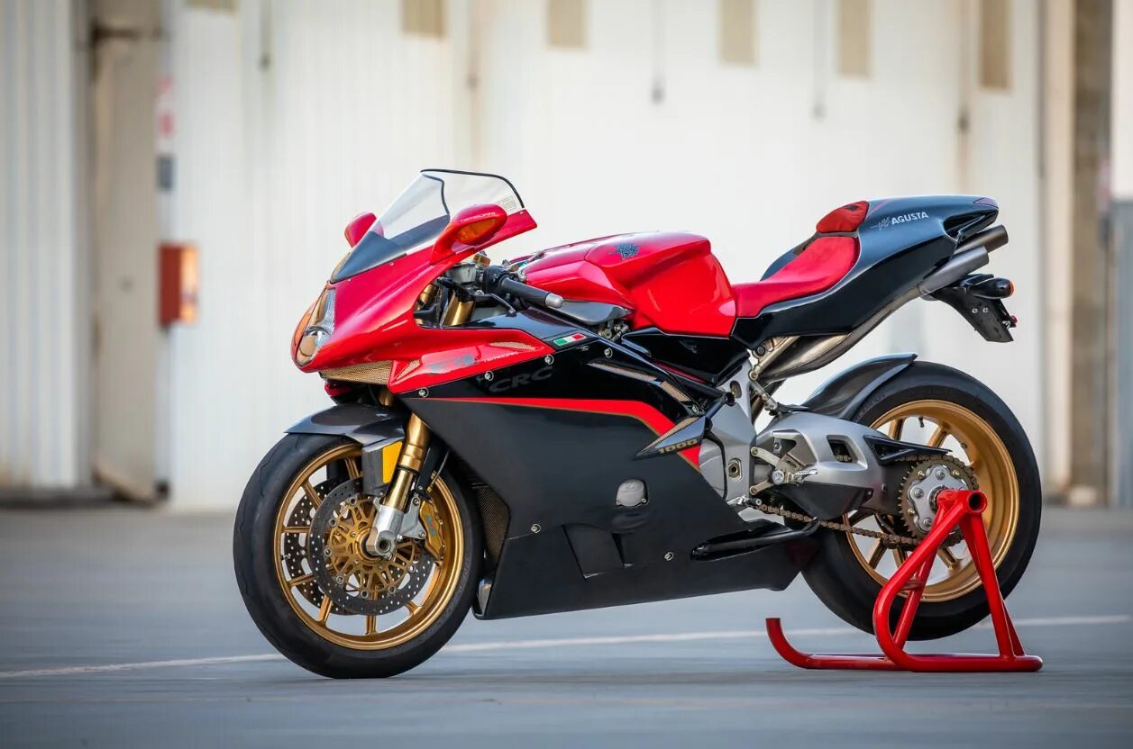 Купить б/у BMW F 800 S в Архангельске: красный спорт-туризм 2007 года на Авто.ру