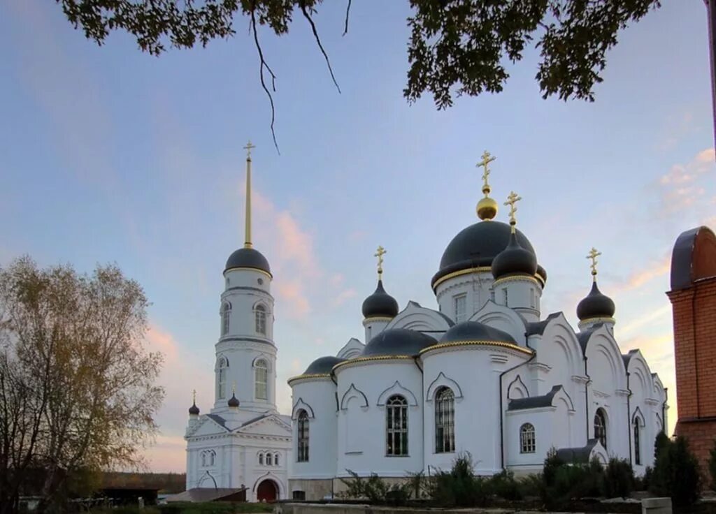 Свято преображенский женский монастырь. Тихоновский монастырь Задонск. Тихоновский Преображенский монастырь. Преображенский Тихоновский монастырь в Задонске. Свято-Троицкий женский монастырь Задонск.