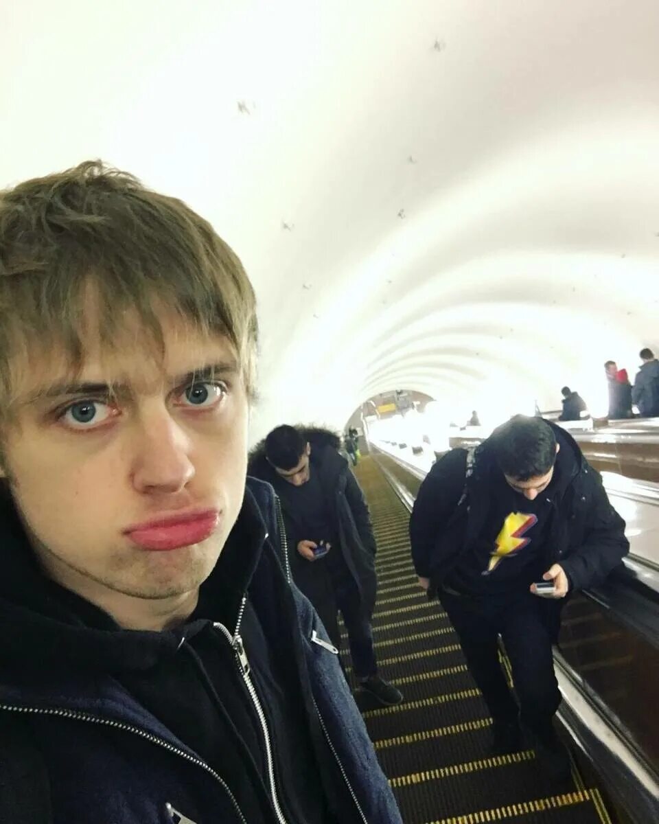 Брянцев веселил участник Comedy Battle на ТНТ Ваня Усович