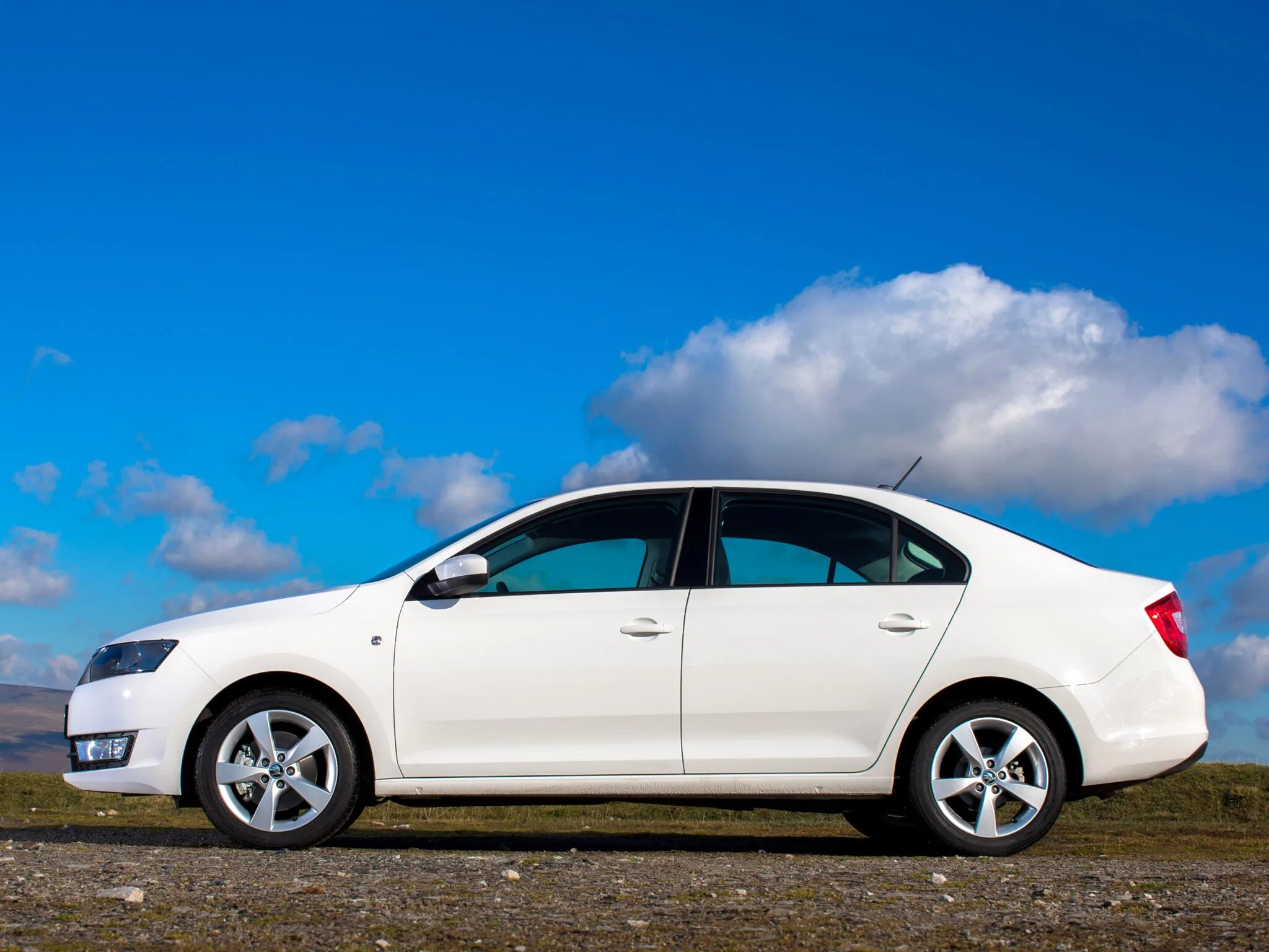 Автомобили skoda rapid. Шкода рапид. škoda рапид 2012. škoda rapid белый. skoda rapid лифтбек.