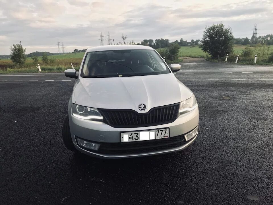 Skoda Rapid 1g. Skoda Rapid серебристый. Шкода Рапид 2003. Skoda Rapid антихром.