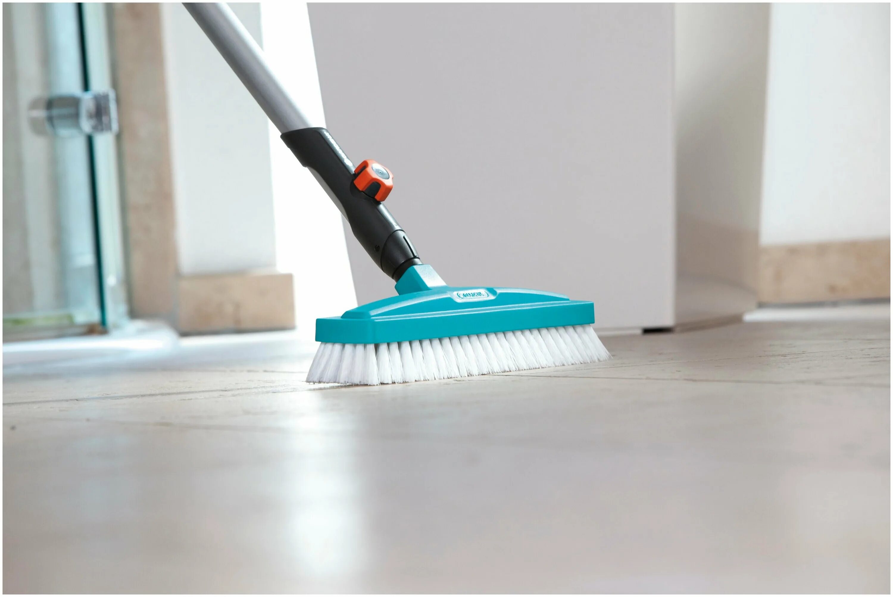 щетка для дорожек гардена. комбисистема гардена щетка. щетка щелевая gardena combisystem 3605-20. 00. щетка гардена.