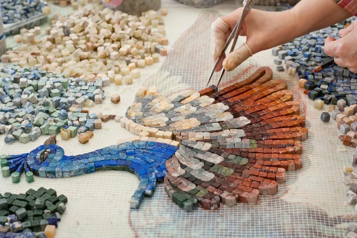 Процесс создания мозаики. Мозаики из смальты. Панно из смальты. Мозаика из различных материалов. Мозаика панно.
