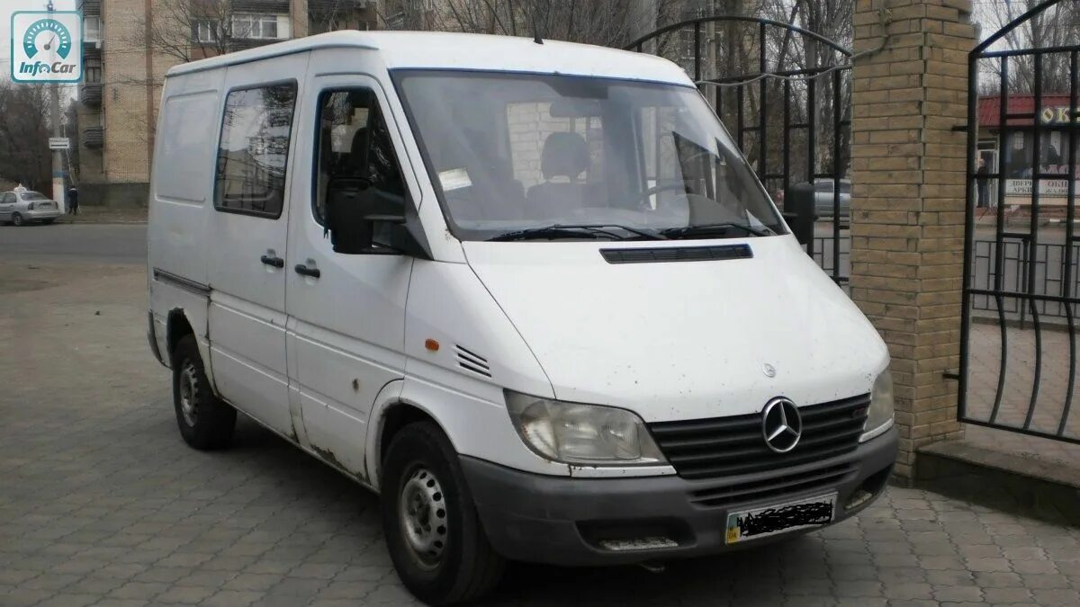 Купить мерседес 208. Мерседес Спринтер CDI 2001. Mercedes Benz 208 CDI. Мерседес-Бенц 208 CDI Sprinter. Мерседес Спринтер 2001 года 208 CDI.