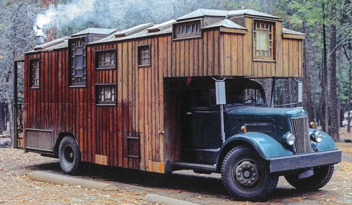 Домашний автомобиль. Автодом трак. Автодом 1960. Грузовик дом на колесах. Гэдом на колесах из грузовике.