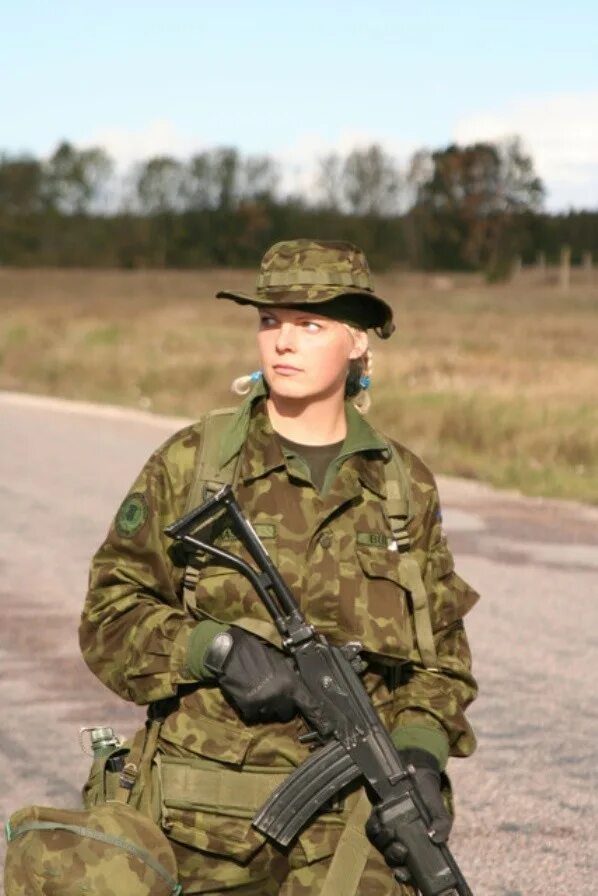 Американская военная девушка