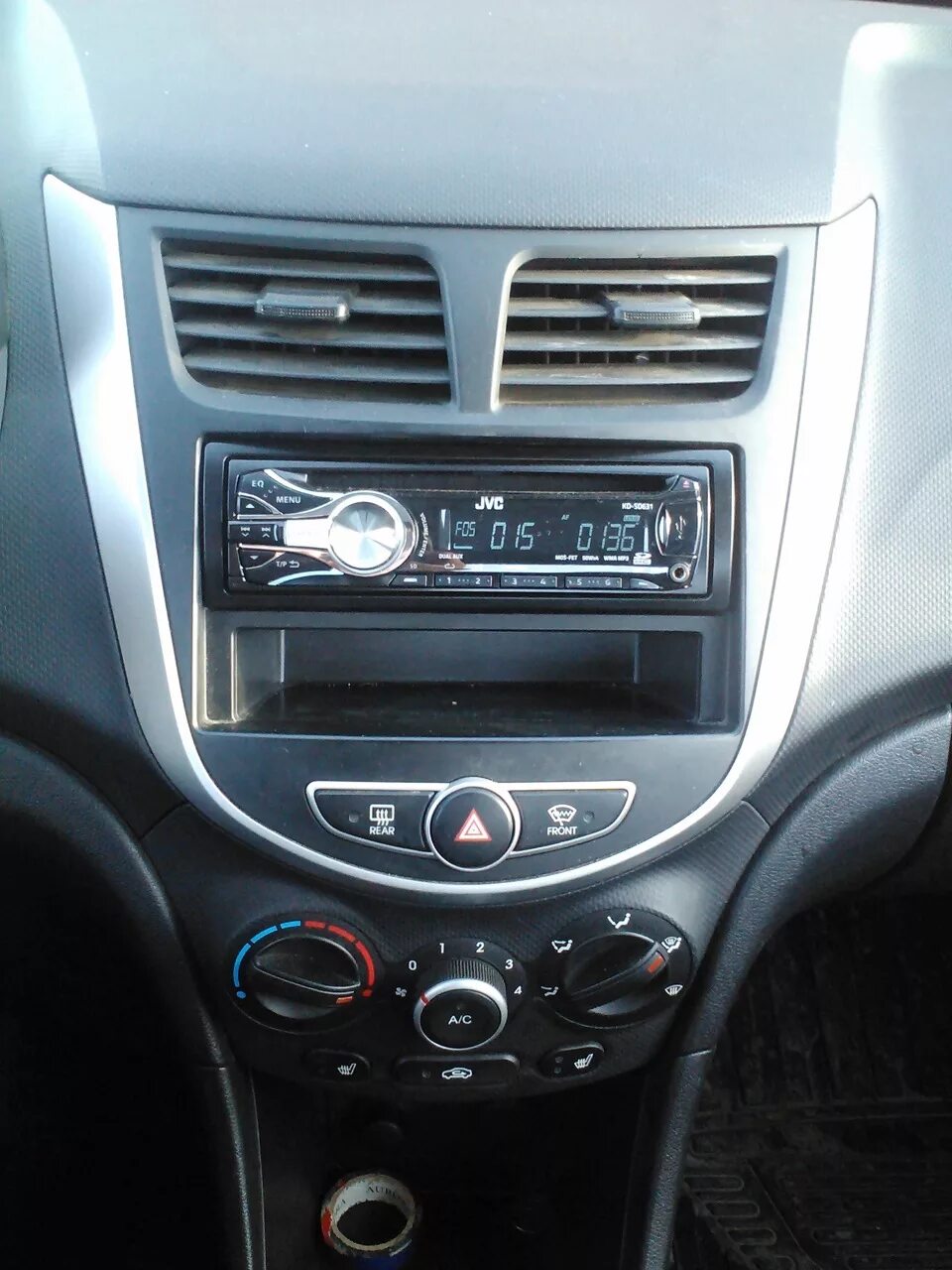 Штатная магнитола хендай солярис 2017. Штатная магнитола hyundai solaris 2012. Магнитола в солярис какой. Магнитола на хендай солярис 2012. Магнитола в солярис какой.