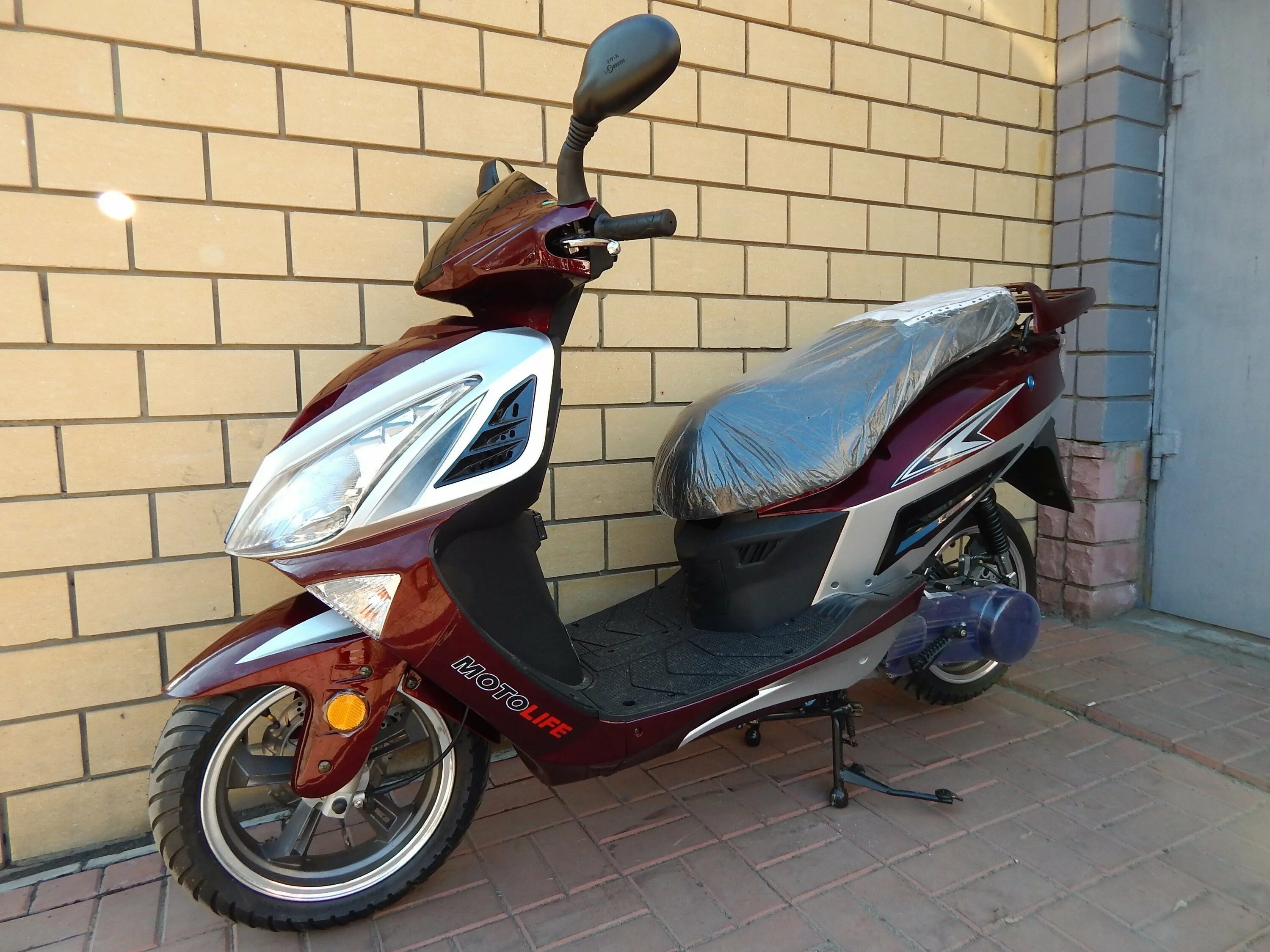 Мотолайф япония. Motolife cy125t-2. Motolife cy125t-3b. Скутер motolife cy125t-3b. Скутер motolife 150.