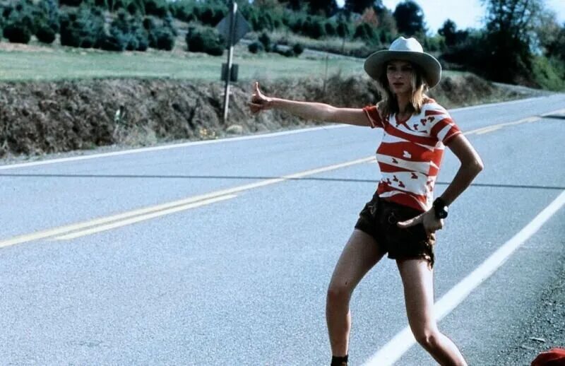 одинокая девушка у моря. грустная девушка. ума турман. даже девушки-ковбои иногда грустят фильм 1993. 1993 даже девушки-ковбои иногда грустят even cowgirls get the blues.