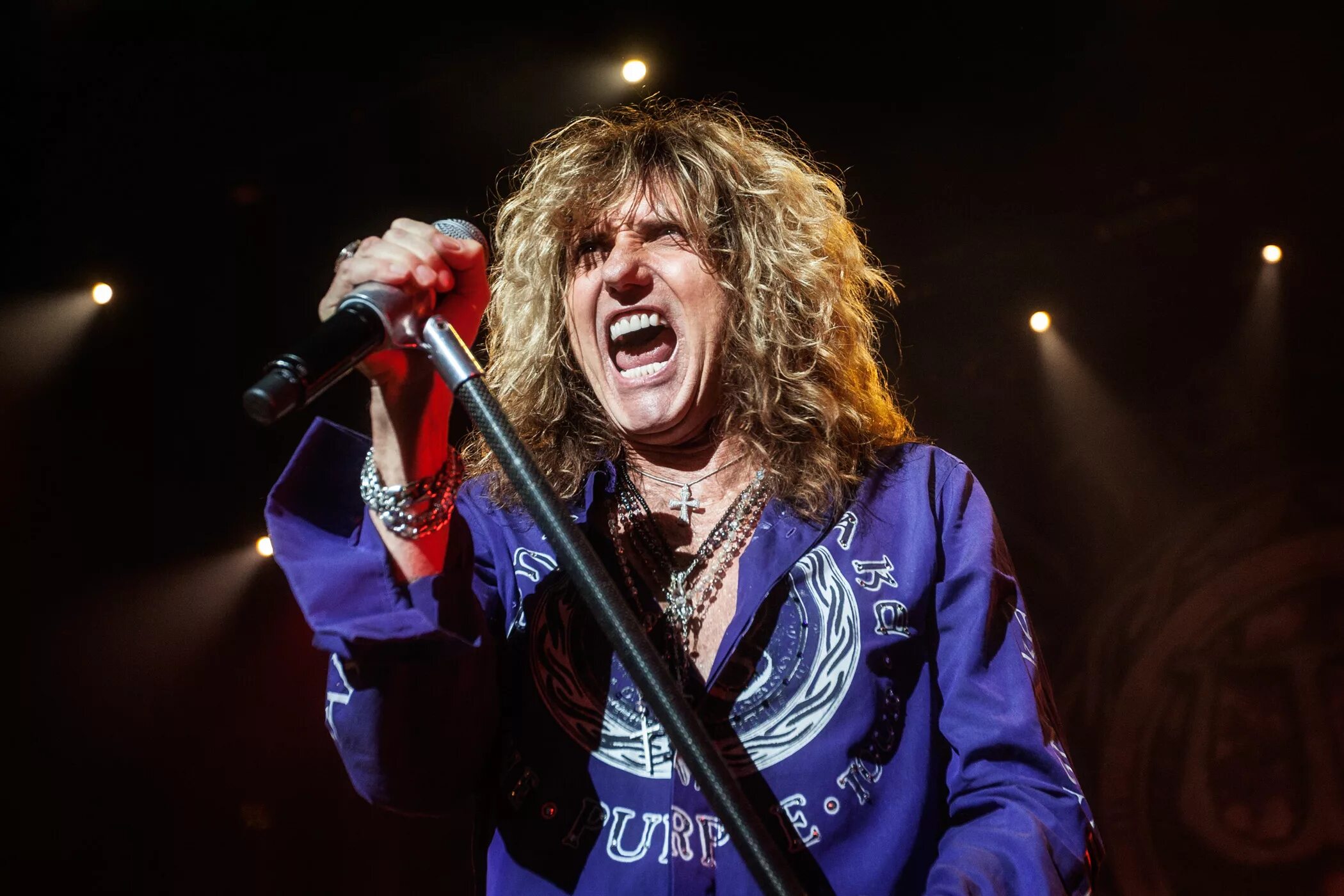 Мир вокалиста. David Coverdale "Whitesnake". Whitesnake David Coverdale группа. Дэвид Ковердейл рок-Певцы. Whitesnake вокалист.