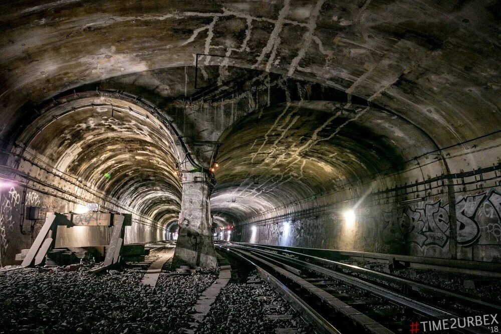 Одесское метро. Парижский метрополитен заброшенные станции. Заброшенные станции метро Парижа. Станции призраки Московского метрополитена. Станция метро призрак.