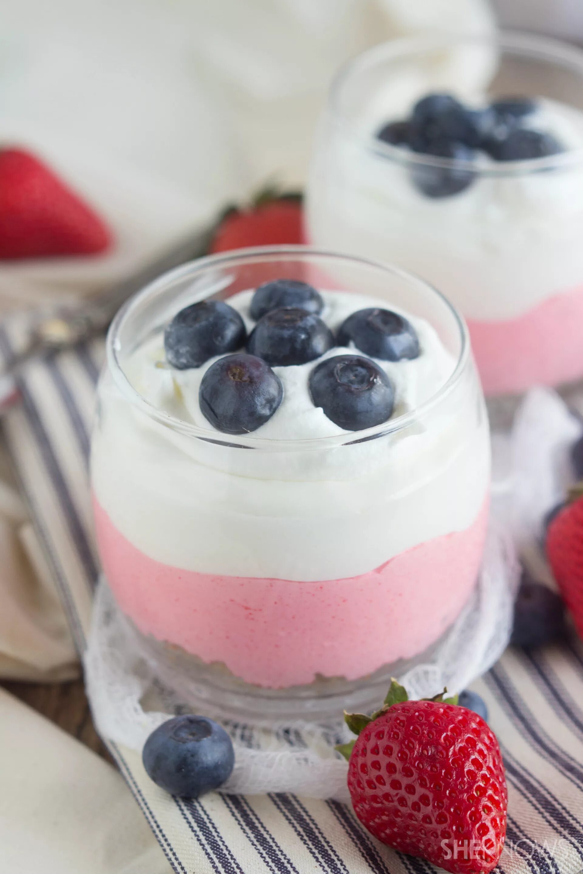 пирожное с творогом с желе. гранат в желе. панакота с киви. желейные десерты.