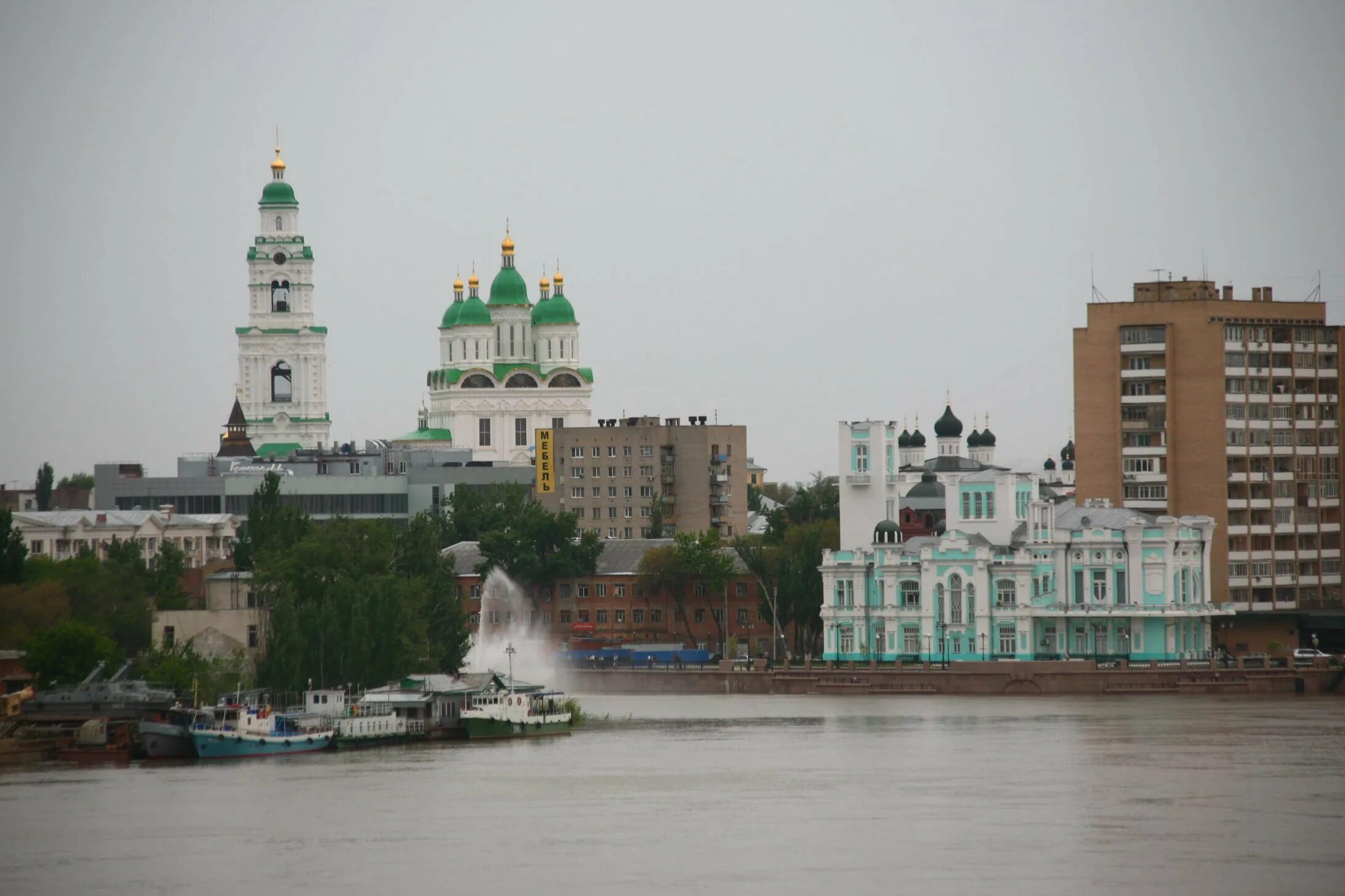 Окрестности астрахани. Городской округ город Астрахань. Астрахань достопримечательности Волга. Города на Волге Астрахань. Столица Каспия Астрахань.