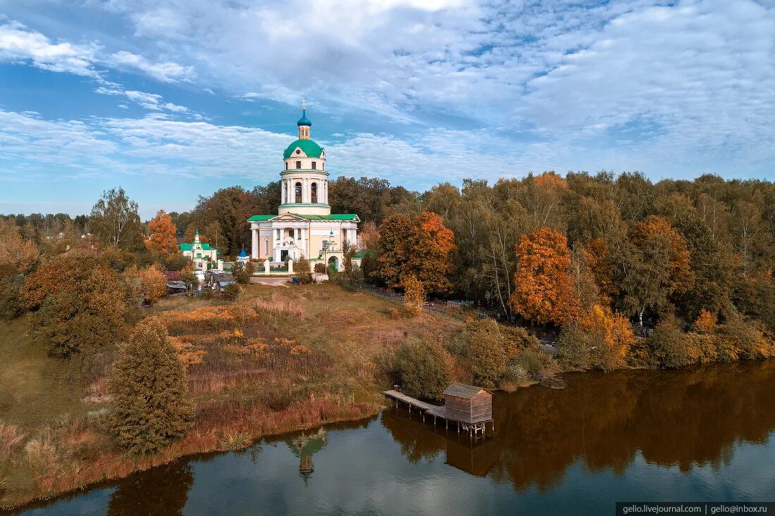 Подмосковье. Усадьба гребнево с высоты птичьего полета. природные достопримечательности подмосковья. русь подмосковье подмосковная.