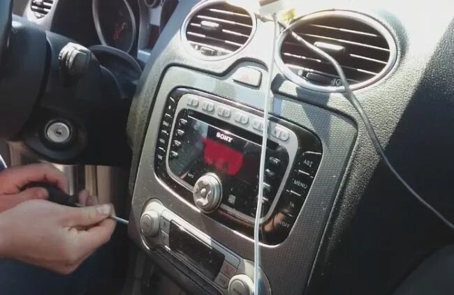 Как снять штатную магнитолу Форд Фокус 2: фото и видео