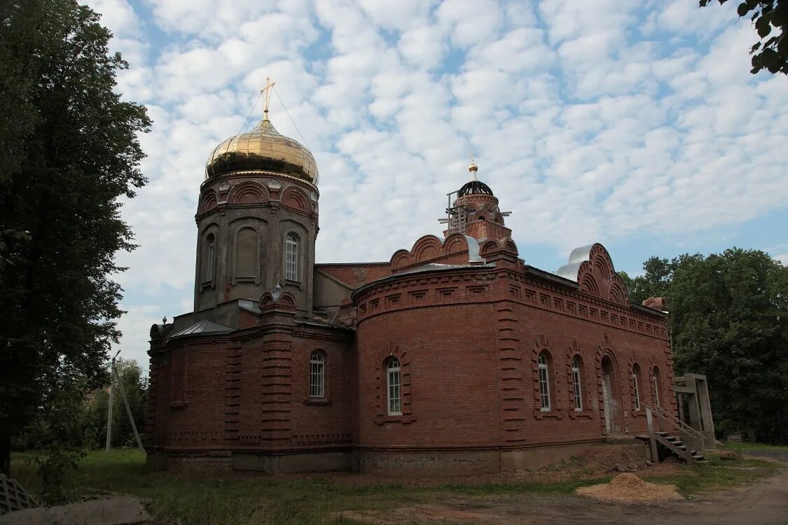 Фаянсовая киров калужская область. Церковь Киров Калужская область. Калужская область, Киров. Церковь Ксении Петербургской. Киров Калужская область храм фаянсовая. Анкушкино Кировская Церковь.